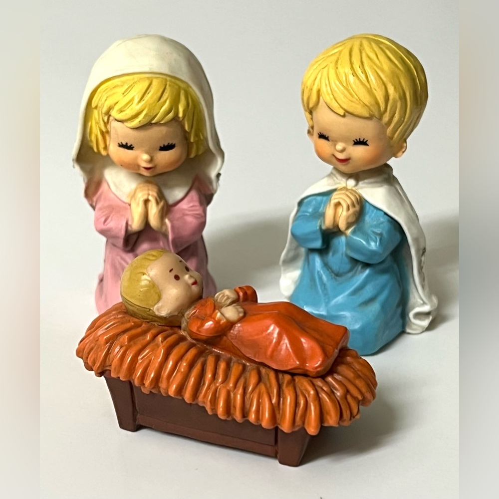 Nativity Plastic Figurines Set Praying Boy & Girl Baby Jesus Hand Painted